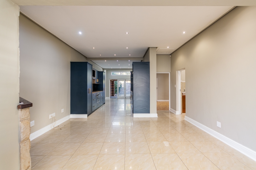 2 Bedroom Property for Sale in Claremont Western Cape